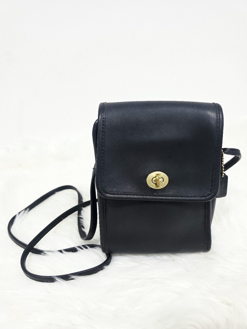 Coach 0770 Vintage Black Leather Turnlock Crossbody Shoulder Bag USA Made - Picture 14 of 15